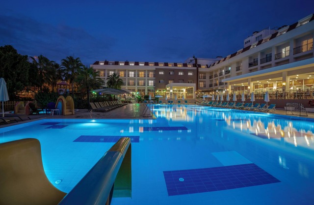 White Lilyum Hotel