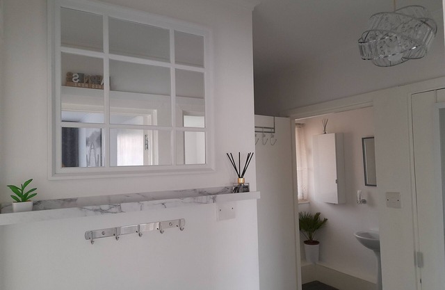 Whole Apartment with Balcony, Breakfast & Parking