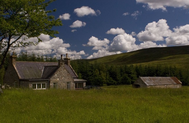 Whole house in the heart of the Mal-Whikey Countrys