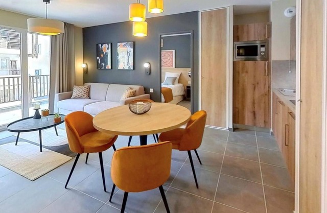 Wifi, 100m from ski slopes, sauna, hammam, parking, tv, ski locker, 31m², Auron