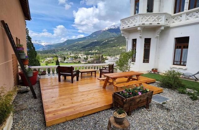 Wifi, 1st floor, view valley, swimming pool, sauna, terrace, parking, tv, 93m², Pra Loup