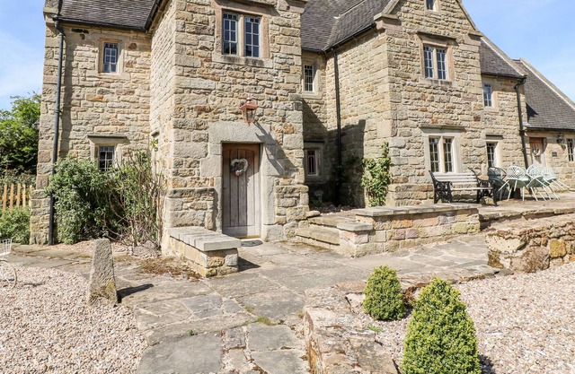 WILDERSLEY FARM - THE FARM HOUSE, family friendly in Belper