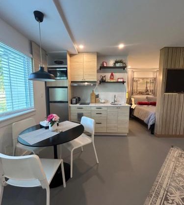 Window to Paris Studio on Lake Conroe