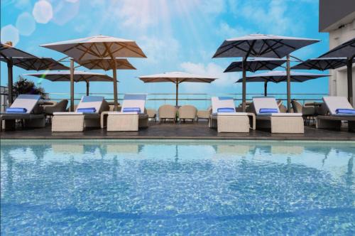 Wink Hotel Tuy Hoa Beach - 24hrs stay & Rooftop Pool Bar