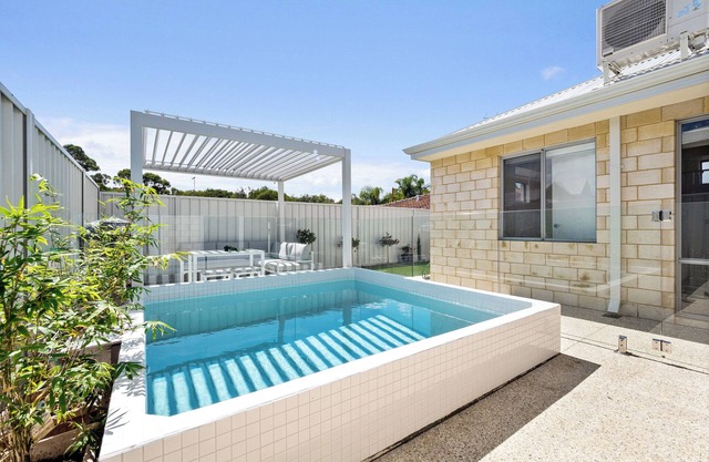 Winter Family-Friendly Getaway | Sleeps 5 | Ping Pong | BBQ | Office Desk