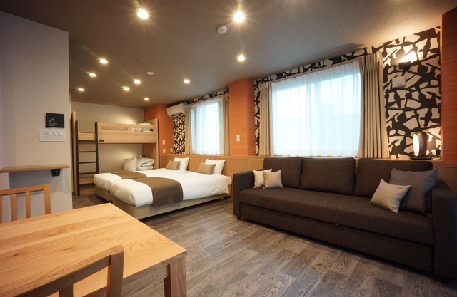 WIRES HOTEL James zaka