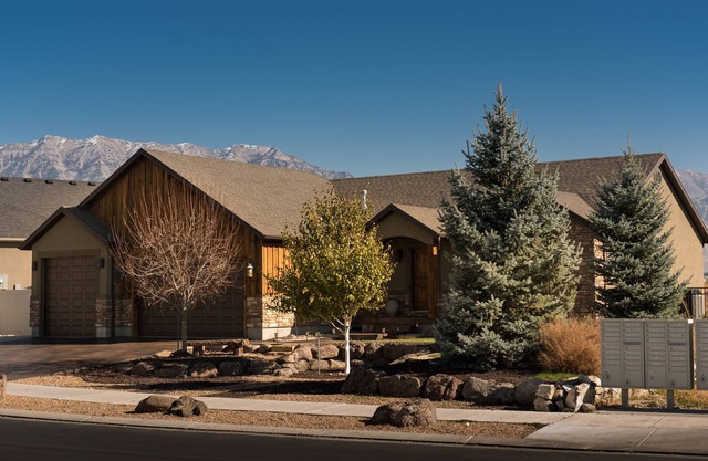 Within Minutes Of BYU, Temples, Skiing Sleeps 18