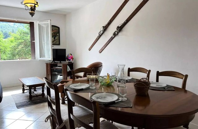 Wohnung T3, für 5 Personen, Residenz mit privatem Parkplatz im Freien, in der Nähe des Golfs und Barcelonnette