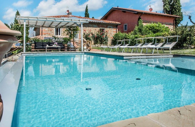 Wonderful private villa with WIFI, private pool, A/C, TV, patio, pets allowed and parking