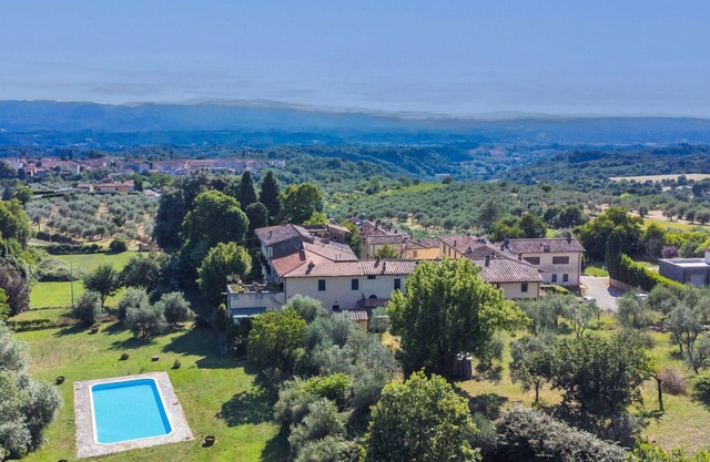 Wonderful private villa with private pool, WIFI, TV, patio, pets allowed, panoramic view and par.
