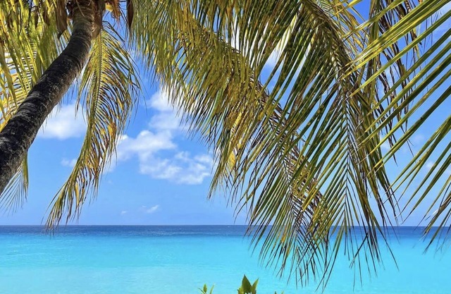 WONDERFUL APARTMENT ON TWO FLOORS WITH AIR-CONDITIONING NEXT TO THE SEA