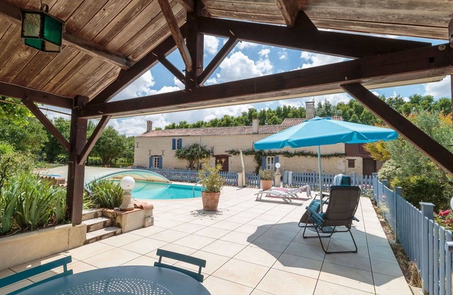 Wonderful private villa for 7 guests with WIFI, private pool, TV, terrace and pets allowed
