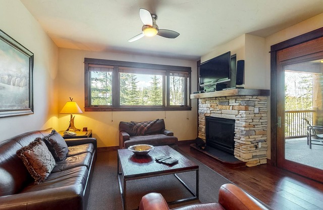 Wonderful mountain home with ski-in/ski-out access - shared resort amenities