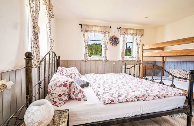 Wonderful private villa for 8 people with WIFI, TV, terrace, pets allowed and parking