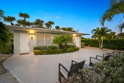 Wonderful Place Wprivate Patio Next To The Beach