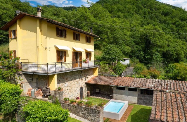 Wonderful private villa for 8 people with WIFI, private pool, TV, pets allowed and parking