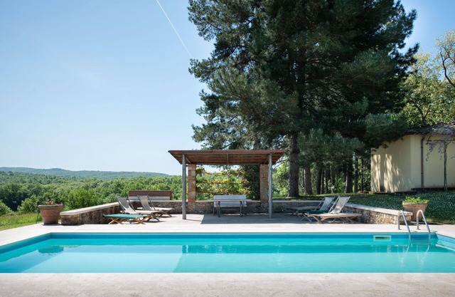 Wonderful private villa for 22 people with WIFI, private pool, A/C, TV, patio and panoramic view