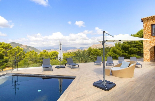 Wonderful private villa for 9 people with private pool, A/C, WIFI, TV and patio