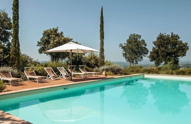 Wonderful private villa for 12 guests with private pool, A/C, WIFI, TV, panoramic view and parking