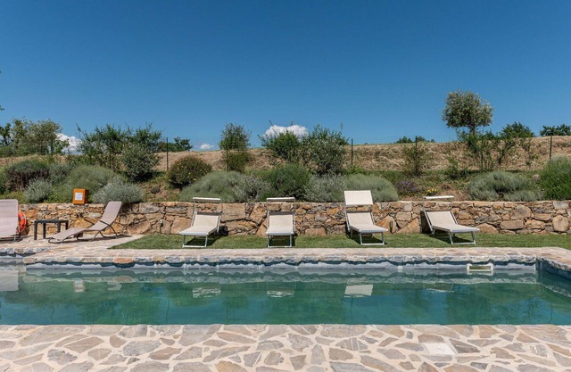 Wonderful private villa with WIFI, private pool, TV, patio, pets allowed and panoramic view