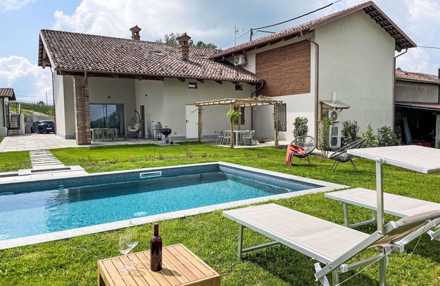Wonderful private villa for 10 guests with private pool, WIFI, A/C, terrace and panoramic view