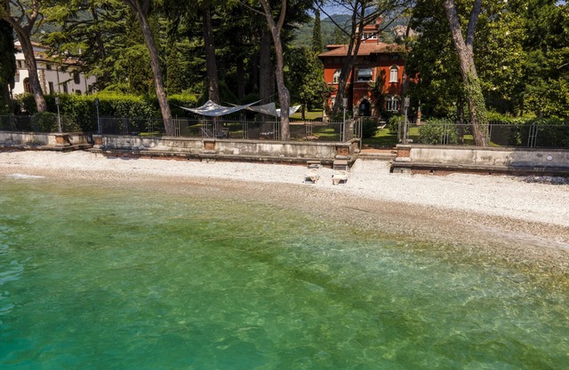 Wonderful restored villa with private beach and huge park