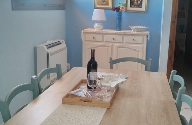 Wonderful sea and mountain views, very nice apartment, very central.
