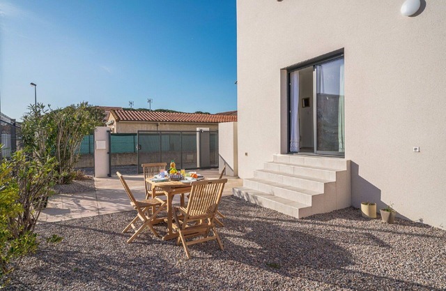 Wonderful villa for 4 guests with A/C, TV, terrace and pets allowed