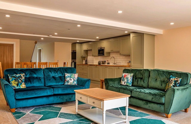 Wonderful villa for 8 people with hot tub, WIFI, pets allowed and parking