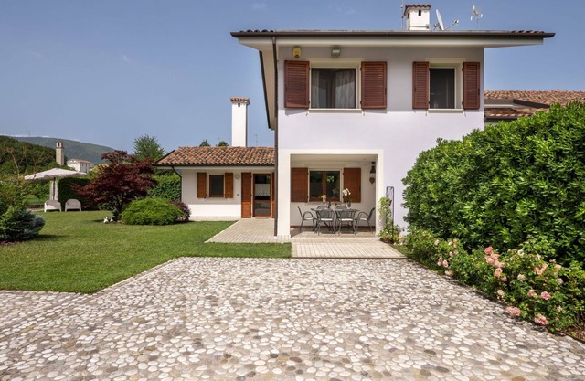 Wonderful villa for 7 people with A/C, WIFI, TV, terrace and parking