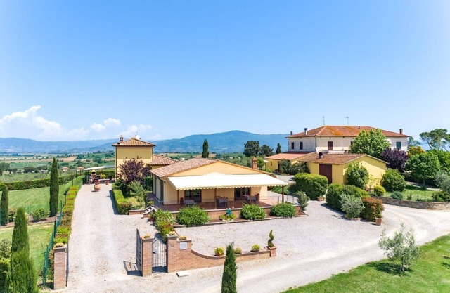 Wonderful villa with pool in Cortona