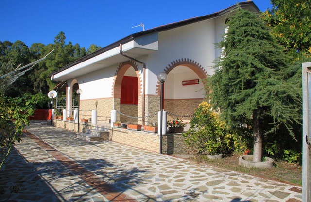 Wonderfully warm vacation home just 70 meters from the long beach.