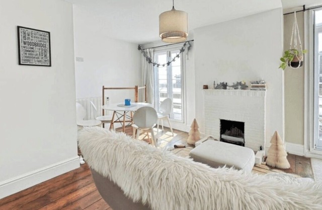 Woodbridge Central, Two Bed With Private Parking.