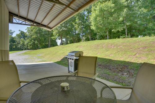 Wooded Gilbertsville Hideaway on Kentucky Lake!