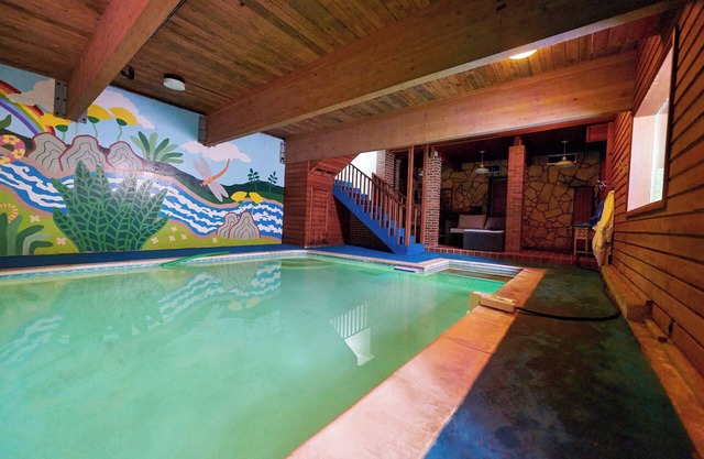 Wooded Hillside Retreat w/Heated indoor Pool