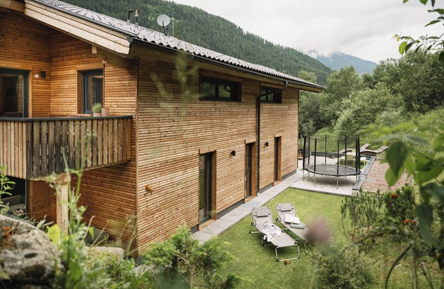 Wooden holiday home to the Stubai Glacier, garage, stone pine room