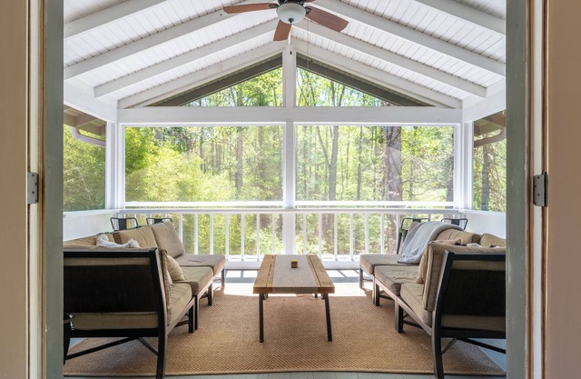 Woodland Retreat - 15 min to DT Asheville
