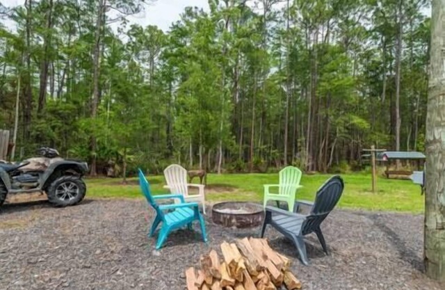 Woodsy Barndominium, Pet friendly, 4.5 mi to beach