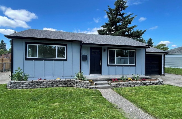 Work from home in luxury - Enjoy living in a fully renovated four bedroom!