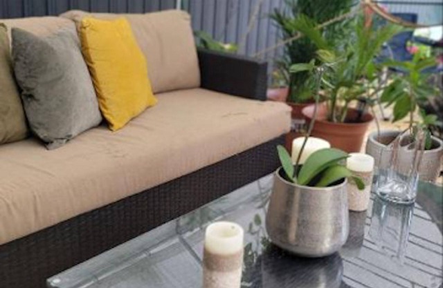 Work, Rest and Play: WiFi, TV and Backyard Bliss