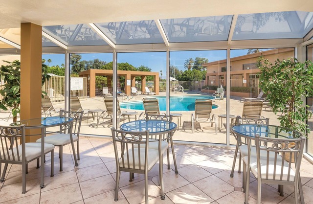 WorldMark Palm Springs - Plaza Resort and Spa