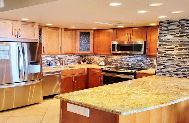 WOW! WHALER's BEST-10th Fl. 1 BR- SLEEPS 6 -PANORAMIC Ocean Views 365 SUNSETS!