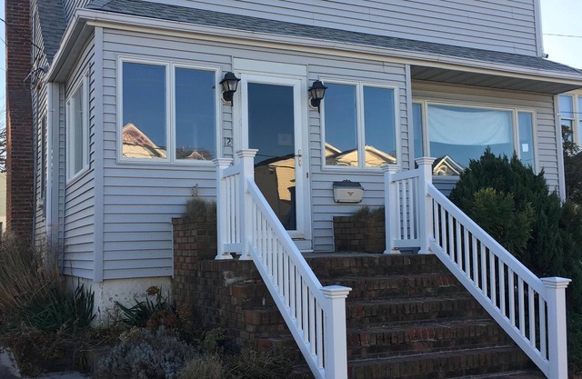 X-Large Ocean Block Historic Home - 9 Bedrooms 240 ft. from Beach