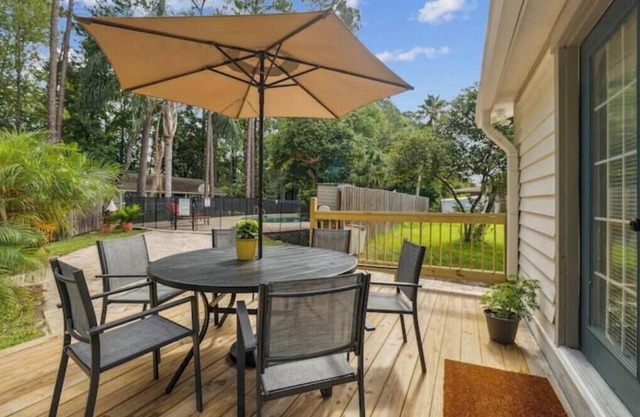 XL family home, Pool, Private 1 acre