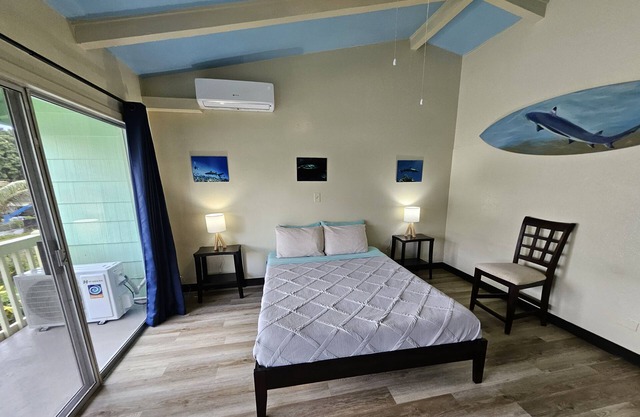 Yonegan Plumeria Hilo Hotel - Mano (Shark) #9