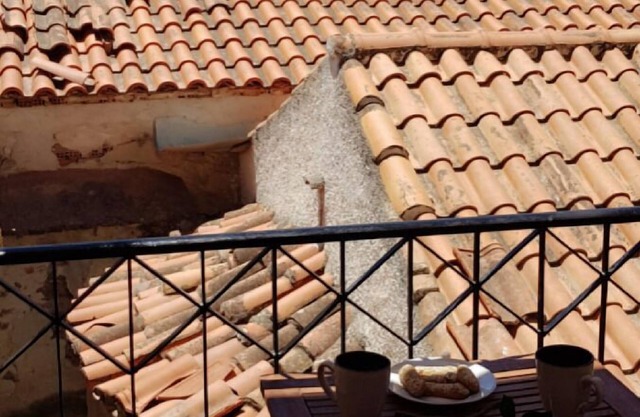 Yota's Studio in center of Poros