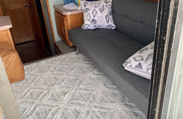 🐠You won’t forget vacation on this 2 bdrm boat less than a mile from Frankfort