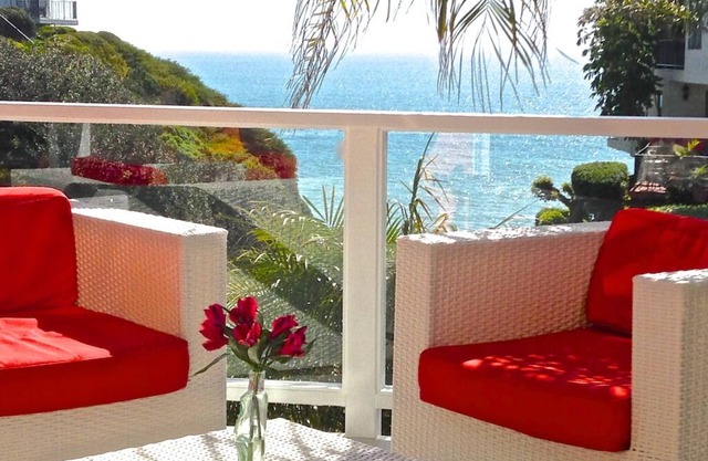 🌺Your ACTUAL Ocean View2 - Walk to Restaurants - inches to sand🌺