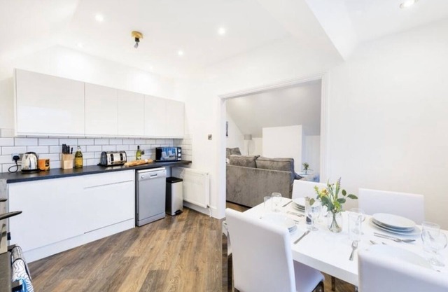 Your Gateway to Comfort: Relocators & Contractors' Haven Near the Airport