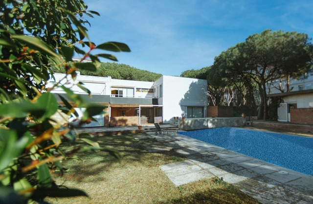 Your perfect getaway with sun, comfort, and charm in Platja d’Aro 🌴☀️